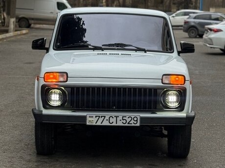 LADA (VAZ) Niva 2015