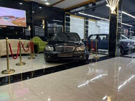 Mercedes C 270