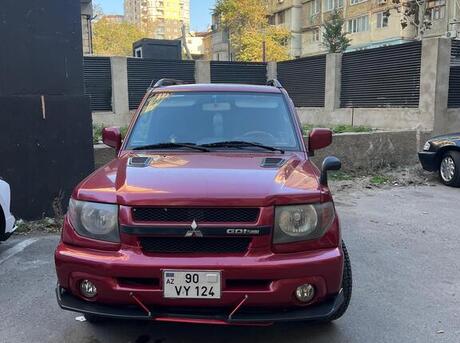 Mitsubishi Pajero io 2001