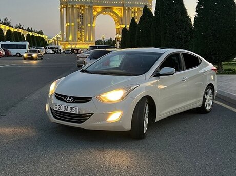 Hyundai Elantra 2011