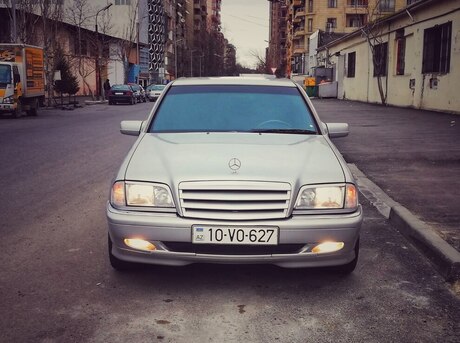 Mercedes C 230