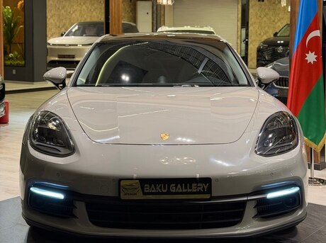 Porsche Panamera 4S
