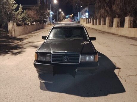 Mercedes 190