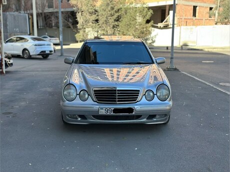 Mercedes E 220 2002