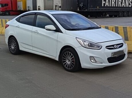 Hyundai Accent 2012