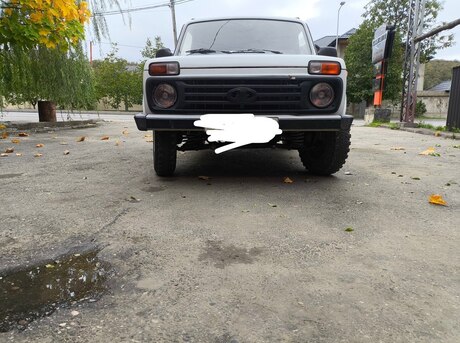 LADA (VAZ) Niva 2000