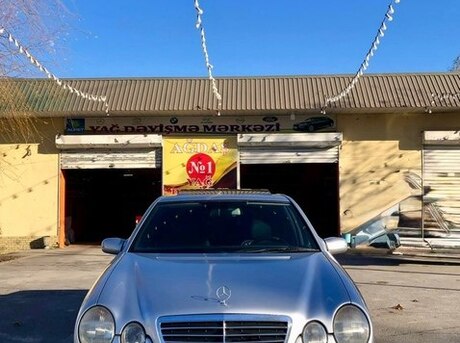 Mercedes E 240 2001