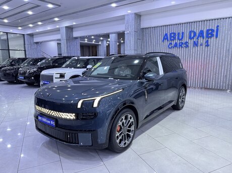 Lynk & Co 900