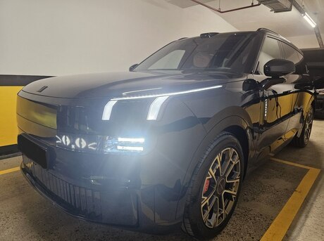 Lynk & Co 900