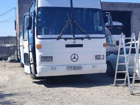 Mercedes  1989