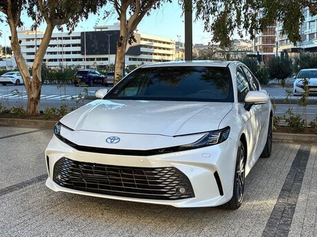 Toyota Camry 2025
