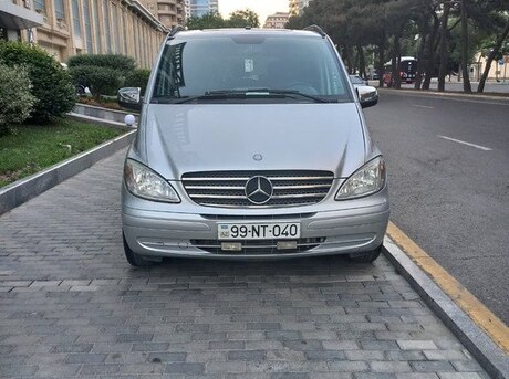 Mercedes  2010