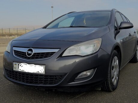 Opel Astra 2012