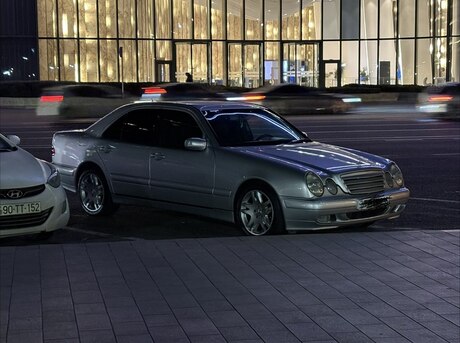 Mercedes E 220