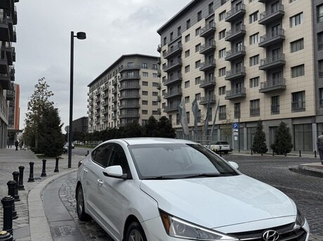 Hyundai Elantra 2019