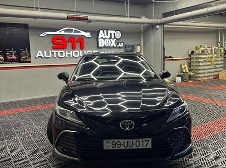 Toyota Camry 2021