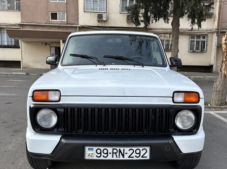 LADA (VAZ) Niva 2015