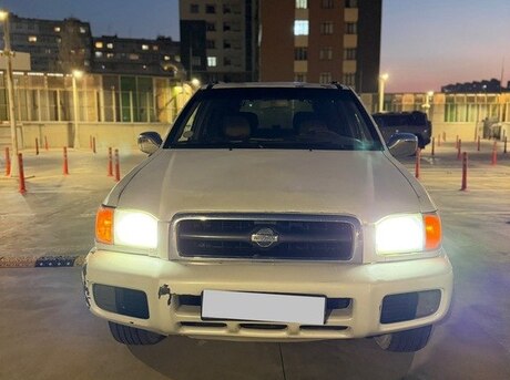 Nissan Pathfinder 2001