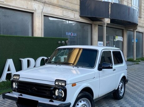 LADA (VAZ) Niva 2011