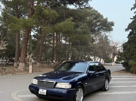 Mercedes C 200