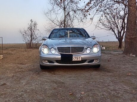 Mercedes E 220 2004