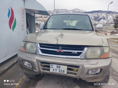 Mitsubishi Pajero 2000