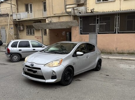 Toyota Aqua 2012