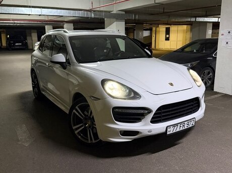 Porsche Cayenne GTS 2013