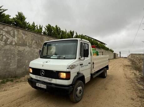 Mercedes 709 D 1993