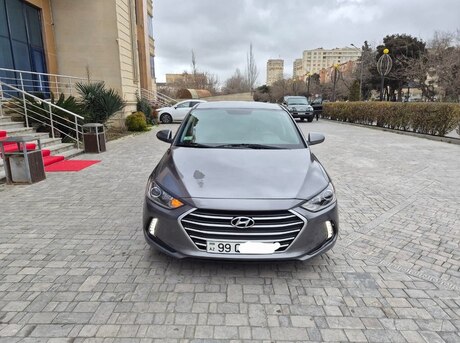Hyundai Elantra 2017