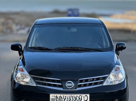 Nissan Tiida 2012