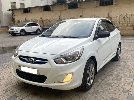 Hyundai Accent 2012