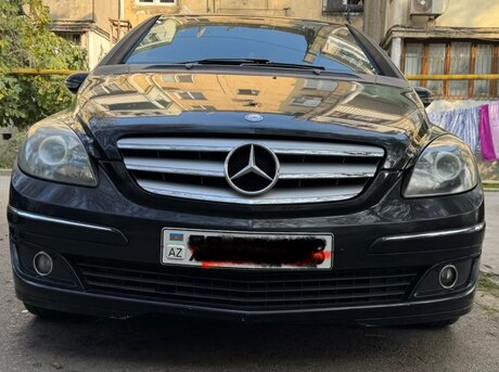 Mercedes B 200
