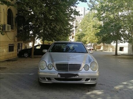 Mercedes E 240 2001