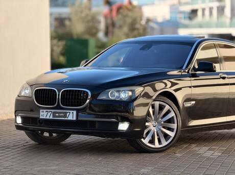 BMW 750 2010