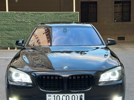 BMW 750 2010