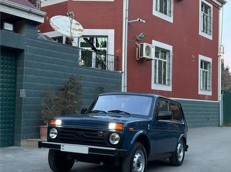 LADA (VAZ) Niva 2015