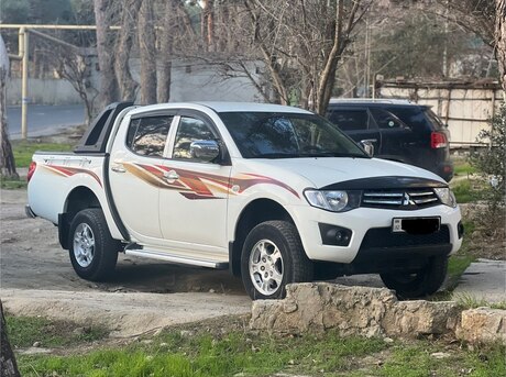 Mitsubishi L200 2014