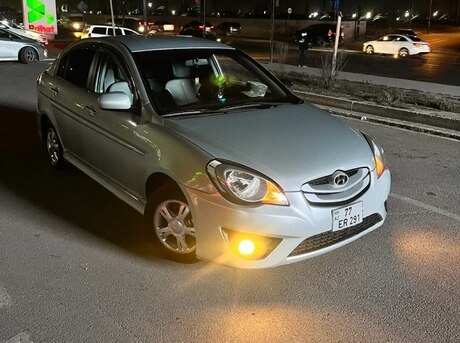 Hyundai Verna 2010