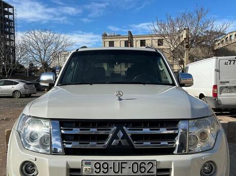 Mitsubishi Pajero 2012