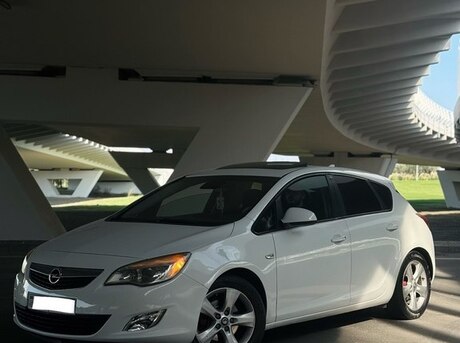 Opel Astra 2010