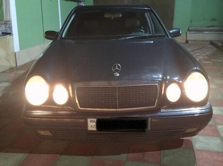 Mercedes E 240 1999