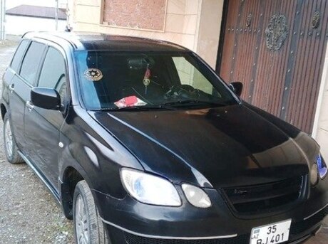 Mitsubishi Airtrek 2001