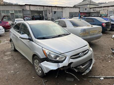 Hyundai Accent 2015