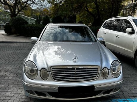Mercedes E 240