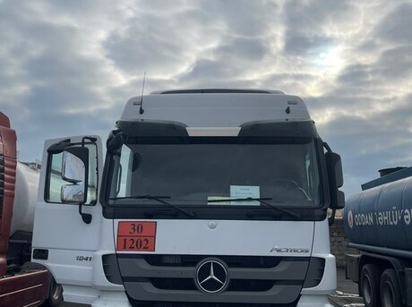 Mercedes Actros 1841