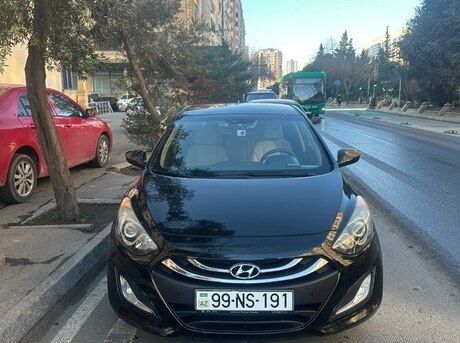 Hyundai Elantra 2012