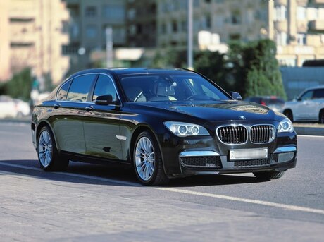 BMW 750