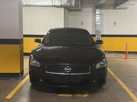 Nissan Maxima 2010