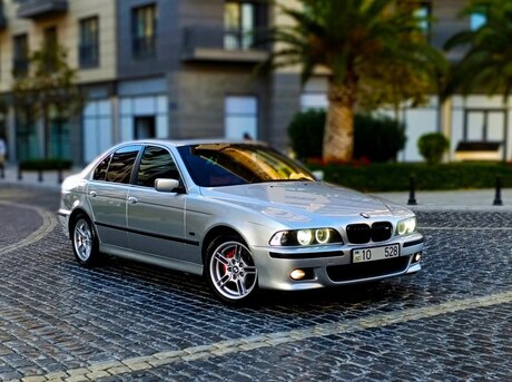 BMW 528